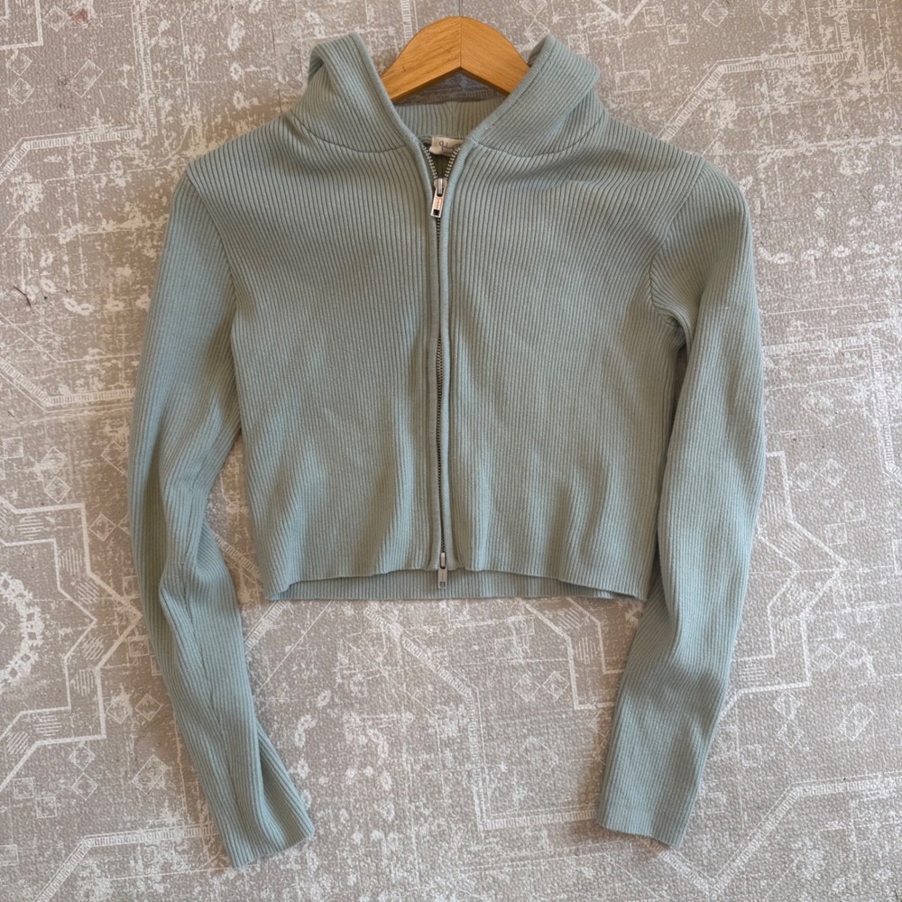 Brandy Melville Sage Green Ribbed Zip-Up Cropped Hoodie